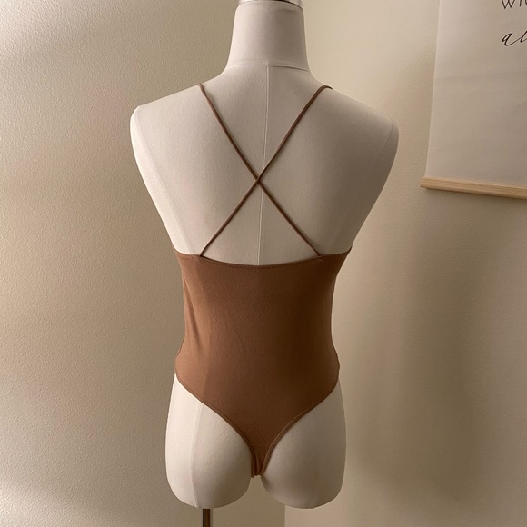 A&F Taupe Bodysuit - Picture 6 of 6